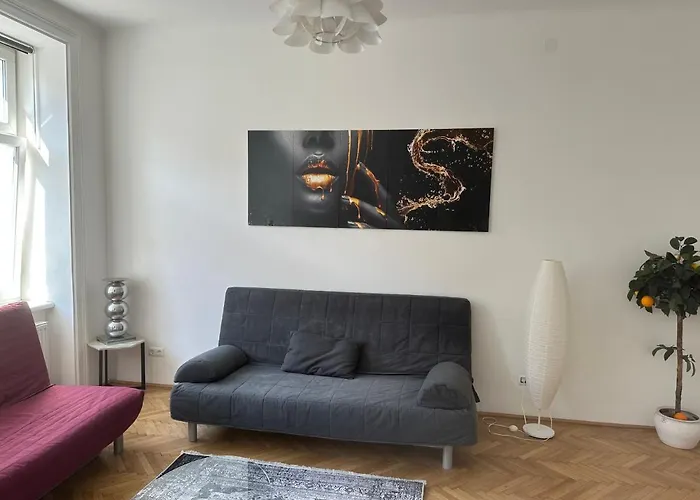 Апартаменти City Apartment *